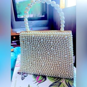 nights in White satin vtg pearl purse pristine Vanessa Freestanding snap closure